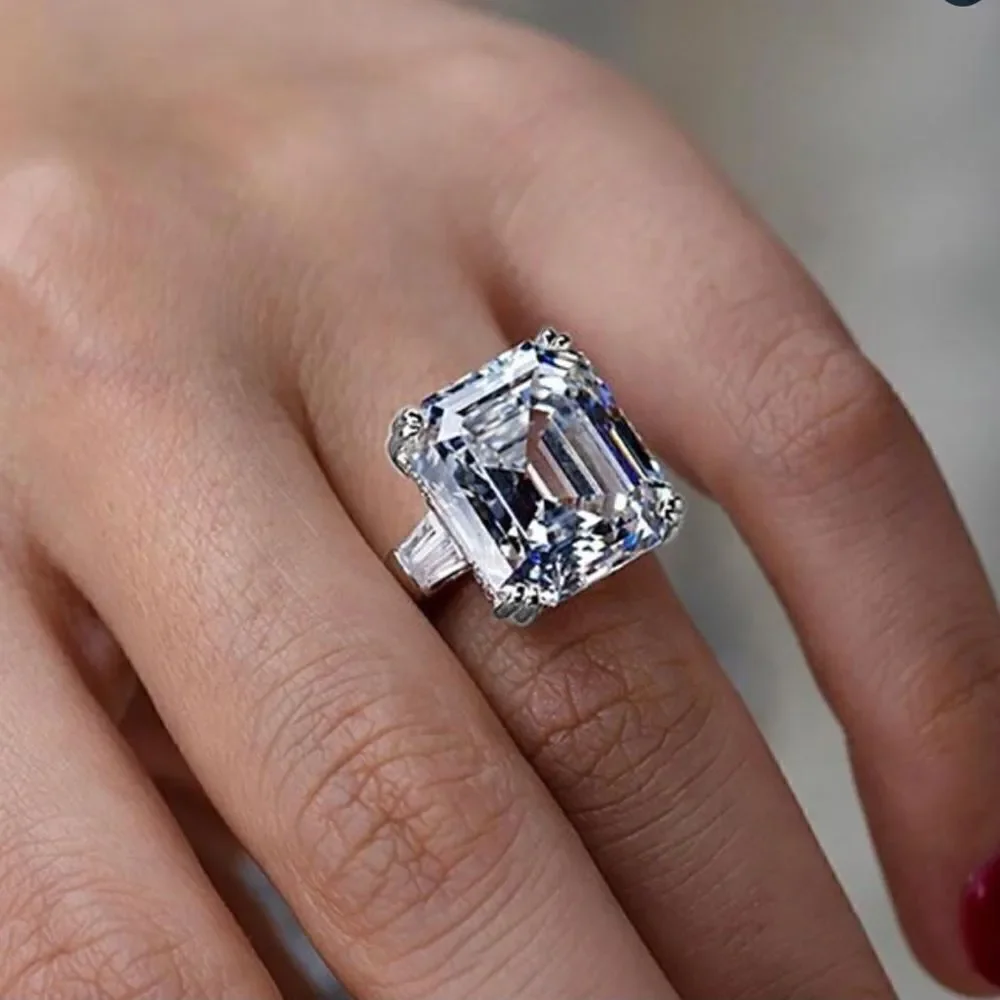🩵 NEW Stunning rectangular cut 4 carat white sapphire ring 🩵